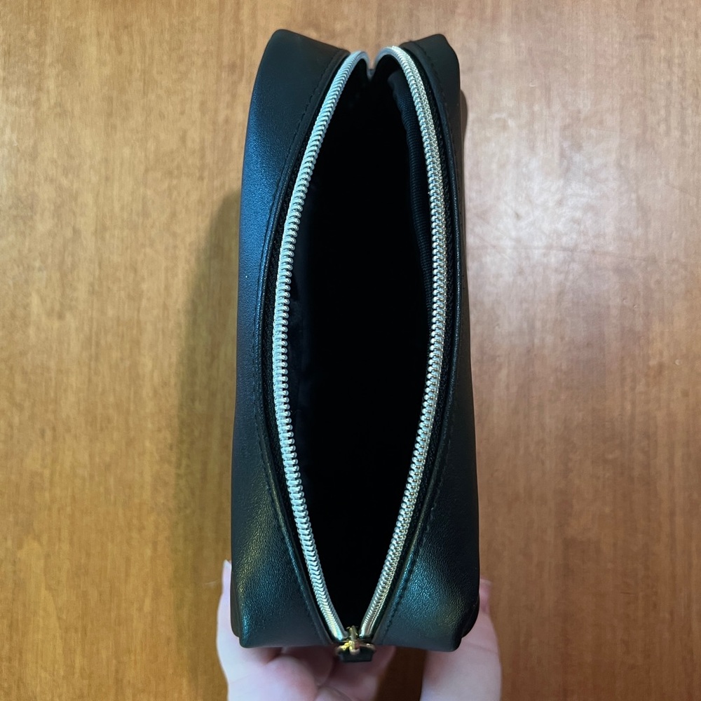 HOSTPICK ♥️ Air Canada x Want Les Essentiels Zipped Travel Pouch *LOWEST PRICE* - Picture 3 of 8